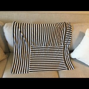 Black and white strip vinyasa scarf